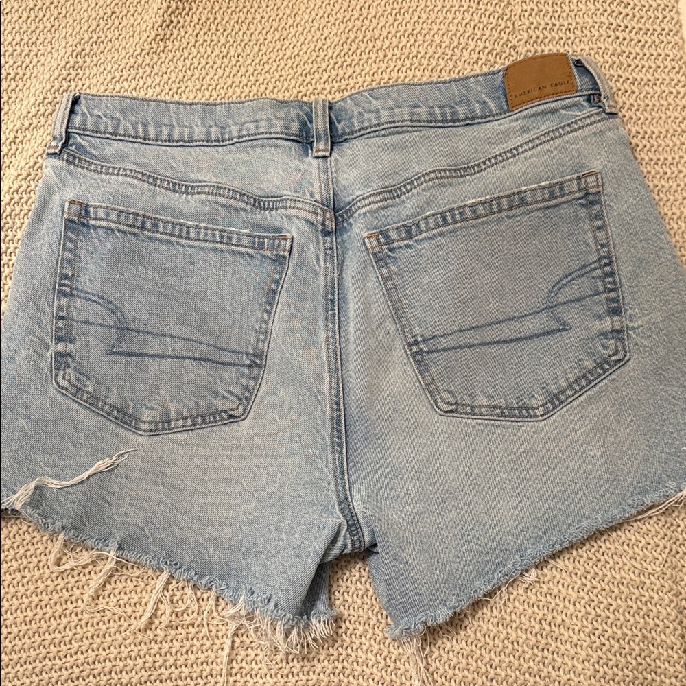 American Eagle Outfitters Women's Distressed Light Blue Jean Shorts - Picture 4 of 4